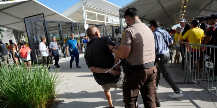Policía de Miami detuvo a 27 personas tras caos en final de la Copa América