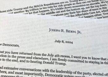 Biden insiste en quedarse en la campaña electoral