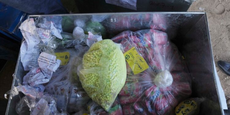 La policía sudafricana detiene a dos mexicanos tras descubrir un enorme laboratorio de metanfetamina