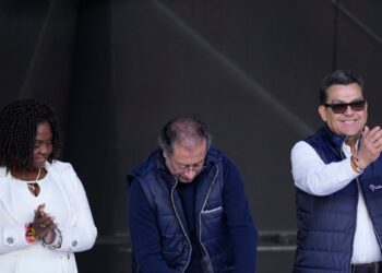 Petro convierte en ley la reforma al sistema de pensiones con la promesa de ampliar la cobertura