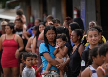 Presidente de Panamá dice que repatriación de migrantes será voluntaria