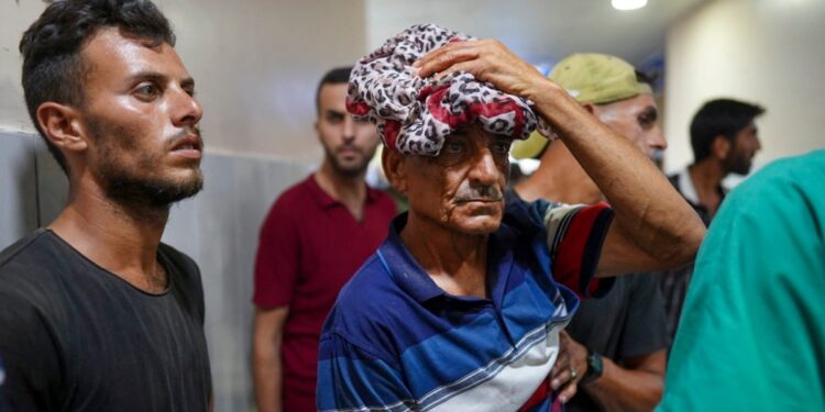 Decenas mueren en el sur de Gaza en ataque israelí; hay más combates en otras partes de la franja