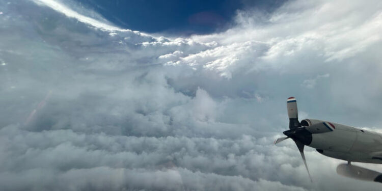 Suben a 3 las personas fallecidas en el noreste de Venezuela por el paso del huracán Beryl
