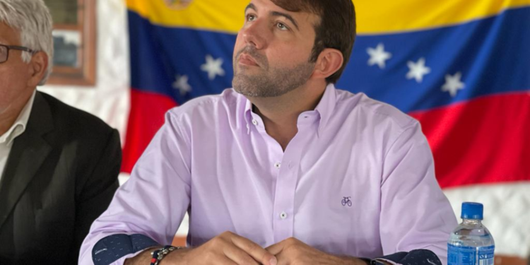Carlos Prosperi anunció su respaldo a Nicolás Maduro porque garantiza el crecimiento económico y el diálogo