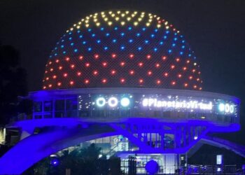 El gesto de Argentina hacia Venezuela al iluminar monumentos de Buenos Aires con el tricolor nacional