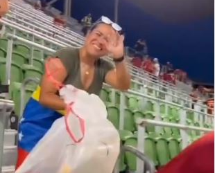 ¡Los buenos somos más! Fanáticos venezolanos se encargaron de la limpieza del Q2 Stadium en Austin