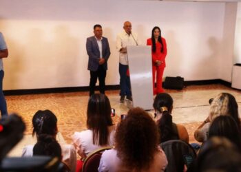 Cuatro alcaldes opositores se suman a campaña de Nicolás Maduro