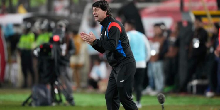 Entrenador de la selección de Paraguay deja el cargo tras eliminación en Copa América