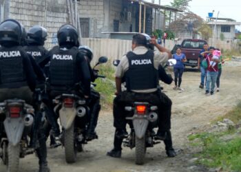 Incendio de grandes proporciones afecta zona del sur de Ecuador
