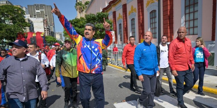 Instituciones públicas violan normativa electoral al promover candidatura de Nicolás Maduro