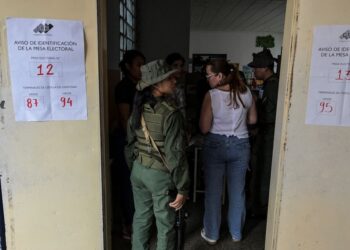 Denuncian que a los testigos opositores se les niega acceso al CNE