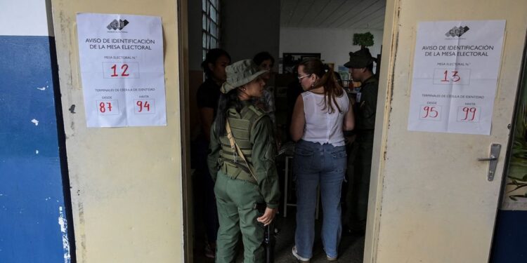 Denuncian que a los testigos opositores se les niega acceso al CNE