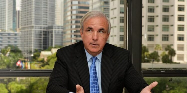 Si se registra un fraude electoral, hay que arreciar sanciones contra Maduro