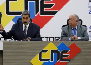 Nicolás Maduro denuncia un «golpe»; EEUU, la ONU, países vecinos y observadores exigen desglose total de resultados