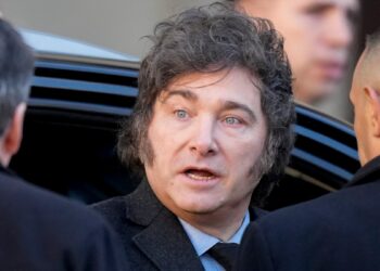 Gobierno del presidente argentino Javier Milei abre el sector aerocomercial a más competidores