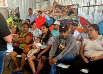 los migrantes deben decir que temen ser deportados, no esperar que les pregunten