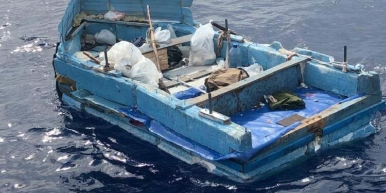 Suman 823 cubanos deportados desde EEUU en 2024