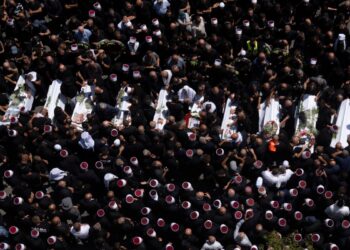 Un ataque desde Líbano mata a 12 jóvenes en Israel; temen que se intensifique conflicto con Hizbulá