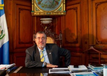 Exfiscal anticorrupción sale de Guatemala y anuncia su exilio