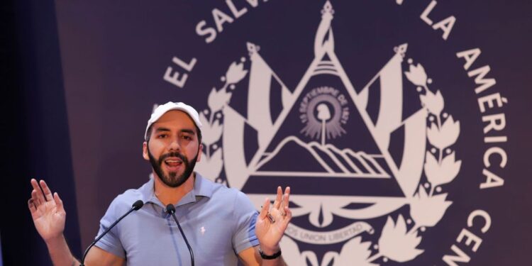 Bukele sanciona ley que elimina aranceles a más de cien productos alimenticios