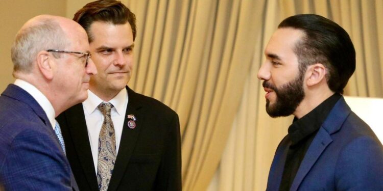 Delegación de congresistas republicanos viaja a El Salvador y se reúne con Bukele