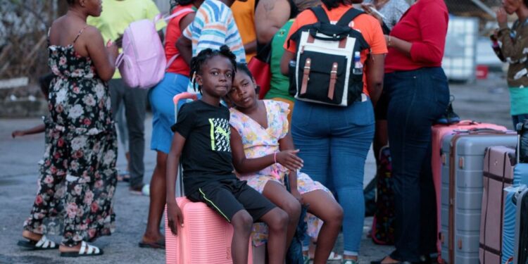 Huracán Beryl pone en riesgo a 3 millones de niños en el Caribe