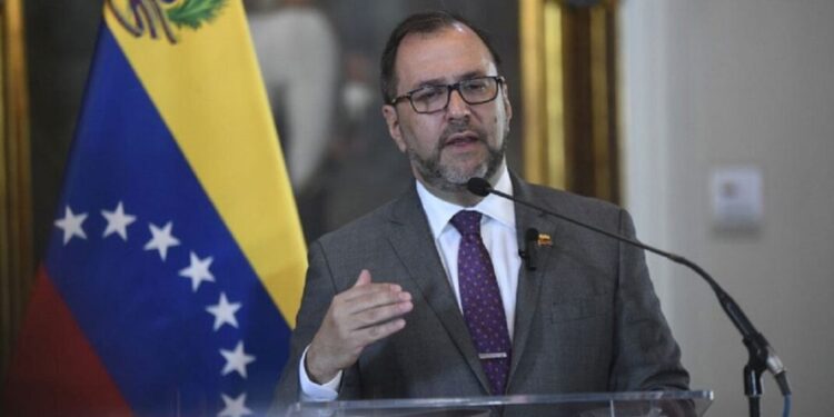 Canciller Yván Gil instó a Brian Nichols a contemplar con respeto las elecciones del domingo