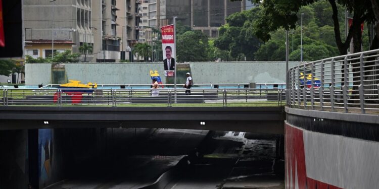 Caracas registra cacerolazos en rechazo al fraude que impone a Maduro