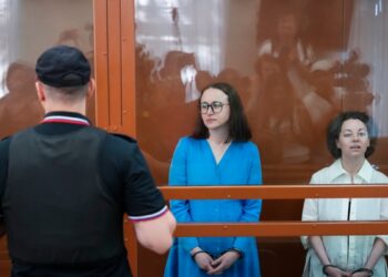 Corte rusa declara culpables de terrorismo a dramaturga y directora de teatro