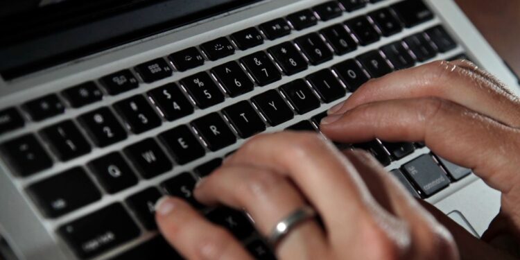 Régimen de Nicolás Maduro bloquea cinco sitios web a seis días para las presidenciales