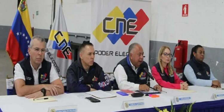 Elvis Amoroso: «El sistema electoral está totalmente blindado»