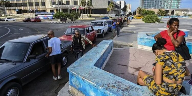 Migración masiva y baja natalidad traerían alarmante decrecimiento de población en Cuba