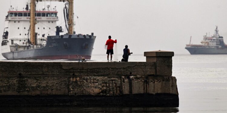 Cuba refuerza su dependencia de Rusia con proyecto de refinería petrolera