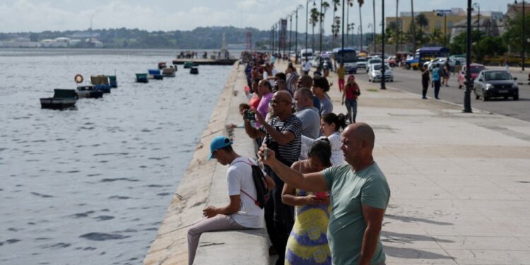 Cuba frustra complot para introducir armas ilegales en la isla desde EEUU, afirma, funcionario