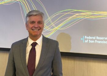 Waller de la Fed dice que se acerca el momento de un recorte de tasas