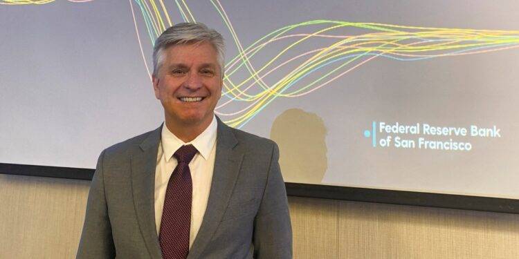 Waller de la Fed dice que se acerca el momento de un recorte de tasas