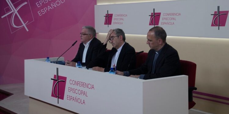 Iglesia aprueba plan para compensar a víctimas de abusos