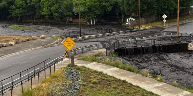Nuevo México en alerta por más inundaciones después de tormentas del fin de semana que causaron estragos
