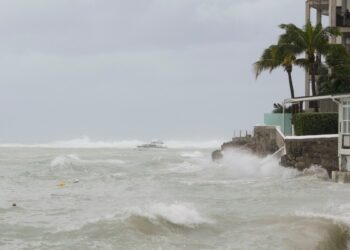 El huracán “Beryl” alcanza categoría 5 y podría impactar México hasta en dos ocasiones