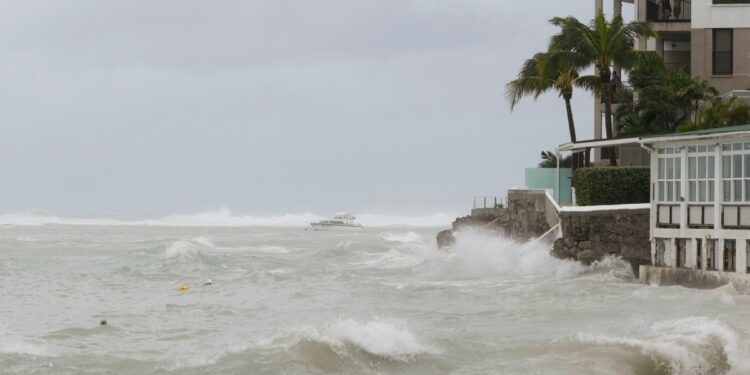 El huracán “Beryl” alcanza categoría 5 y podría impactar México hasta en dos ocasiones