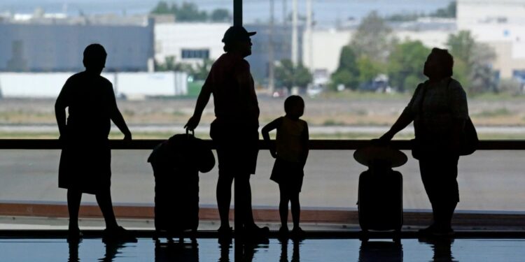 Viajar por aire es cada vez peor, afirman pasajeros al gobierno de EEUU