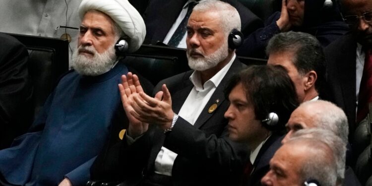 Hamás y Hizbulá enfrentan dilemas para contraatacar a Israel tras asesinatos de sus principales dirigentes