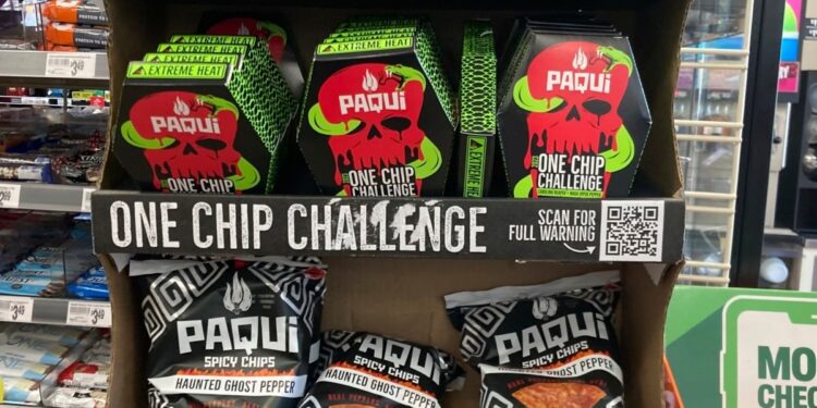 Padres de menor que murió por consumir fritura exapicante en Massachusetts presentan demanda