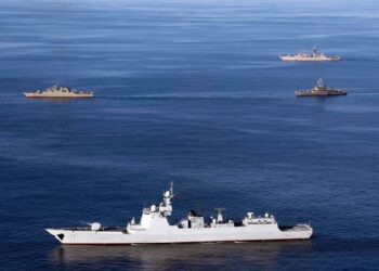 China y Rusia inician ejercicios navales con fuego real en el mar de China Meridional