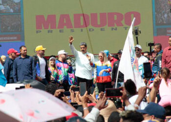 Ejecutivo convocó a voceros de 88 circuitos comunales de Petare a Miraflores este lunes