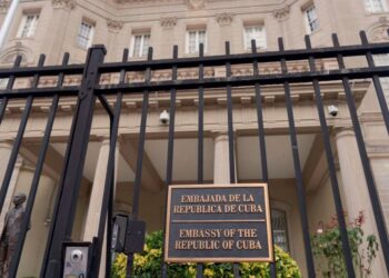 Activistas convocan vigilia frente a la embajada de Cuba en Washington