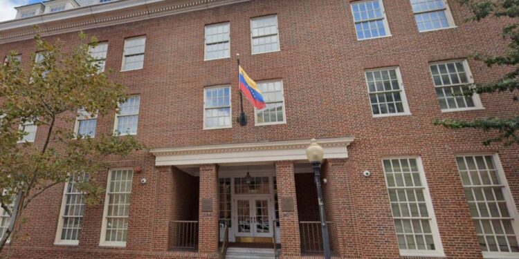 Presidente Maduro asomó la posibilidad de reabrir los consulados de Venezuela en EEUU a propósito del reinicio del diálogo