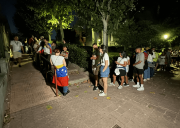 Venezolanos pasaron la noche en los centros de votación