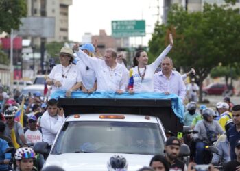 A menos de cinco días para las elecciones presidenciales, la oposición venezolana denuncia “inconvenientes” técnicos