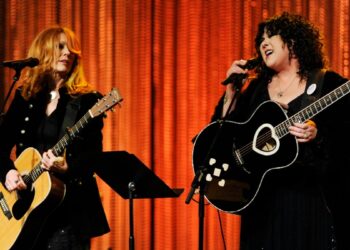 Ann Wilson posterga gira por razones de salud